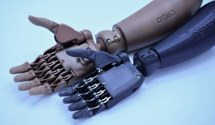巴斯夫和UltiMaker就定制化生产假肢“乌克兰之手”项目进行合作